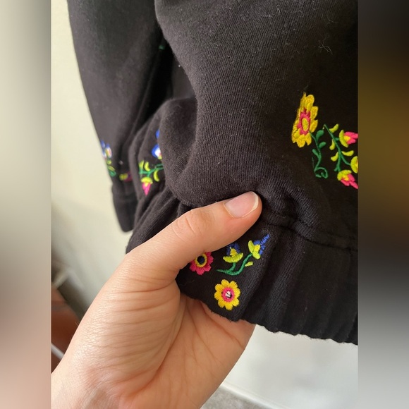 URLAZH Black Floral Embroidered Two Piece Loungewear Sweatsuit Women’s Size S - Picture 16 of 16